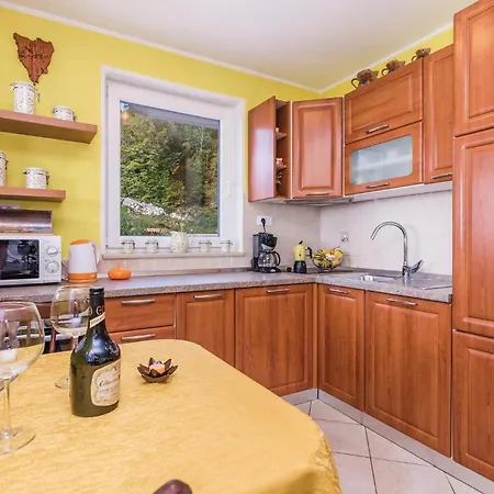 Nice Home In Brsec With House Sea View * Brsec