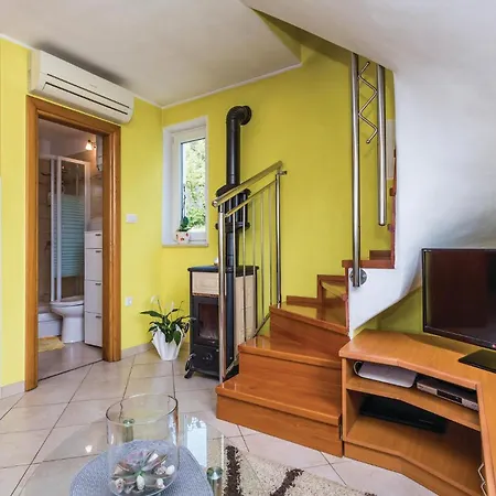 Nice Home In Brsec With House Sea View * Brsec