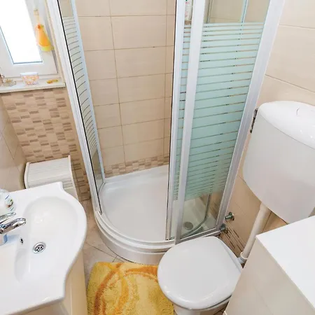 Nice Home In Brsec With House Sea View *