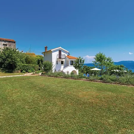 Nice Home In Brsec With House Sea View * Brsec