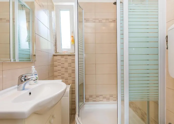 Semesterbostad In With House Sea View